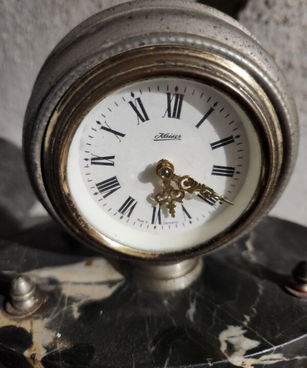 Orologio antico con scultura di aquila - immagine 5