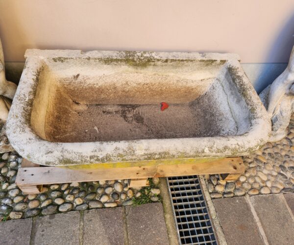 Fontana antica in pietra - immagine 5