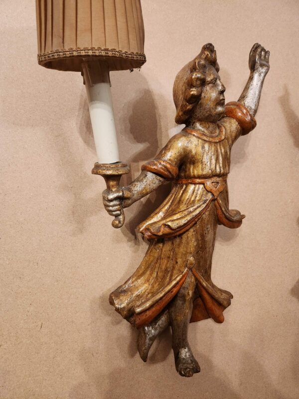 Applique antiche con sculture laccate dorate - immagine 4