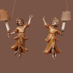Applique antiche con sculture laccate dorate