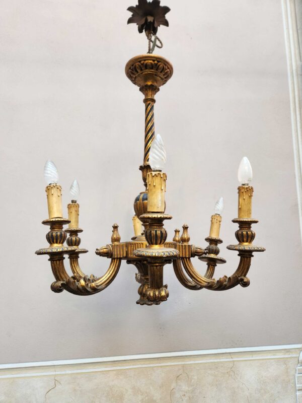 Lampadario dorato in legno antico - immagine 5