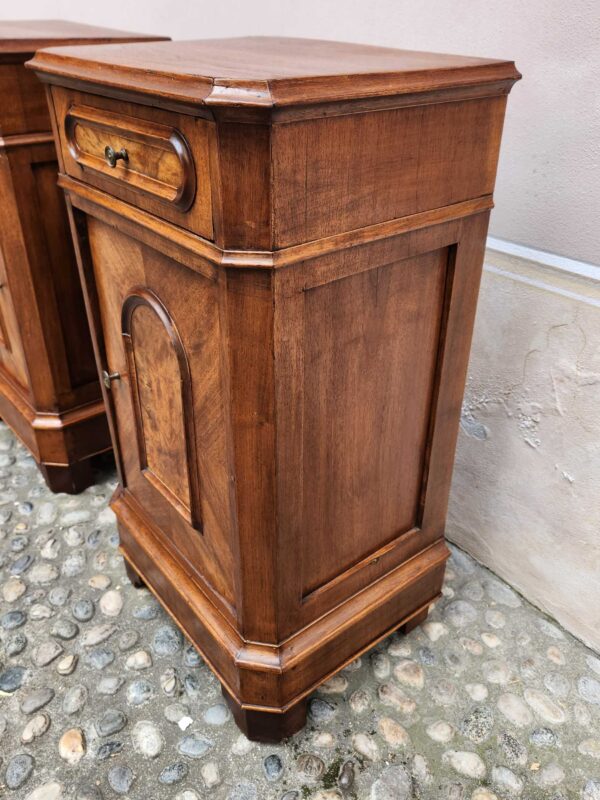 Comodini antichi epoca 900 - immagine 10