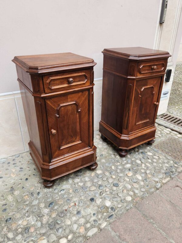 Comodini antichi epoca 900 - immagine 3
