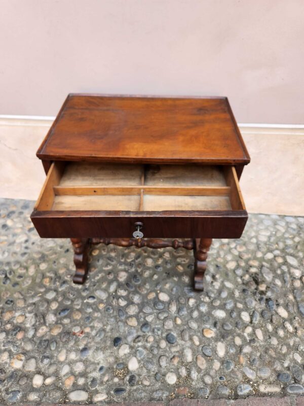 Tavolino antico da lavoro - immagine 5