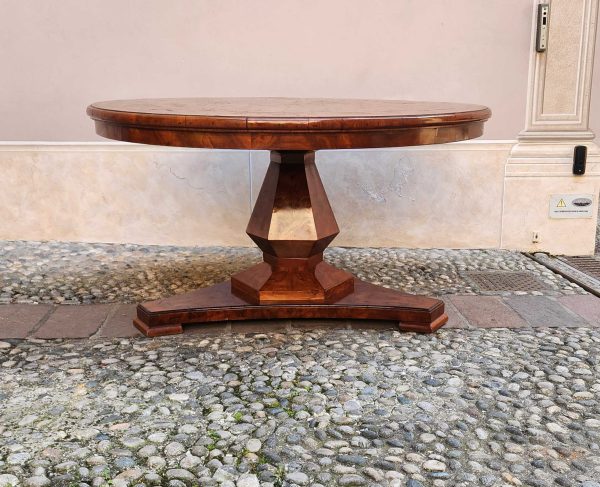 Tavolo rotondo antico con intarsi - immagine 13
