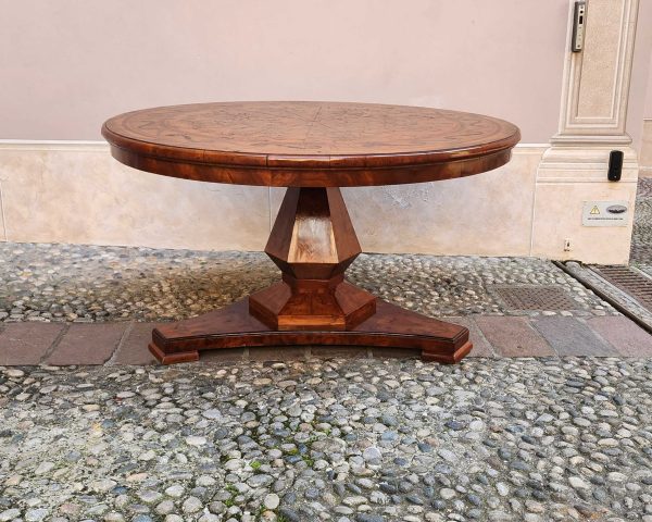 Tavolo rotondo antico con intarsi - immagine 2