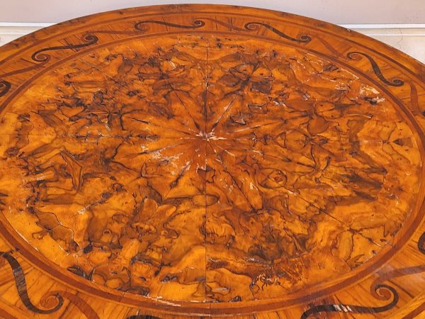 Tavolo rotondo antico con intarsi - immagine 8