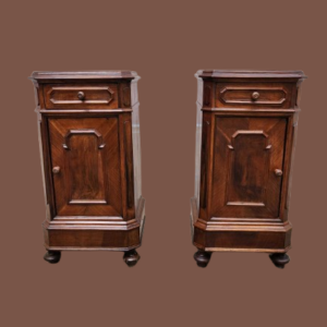 Comodini antichi epoca 900