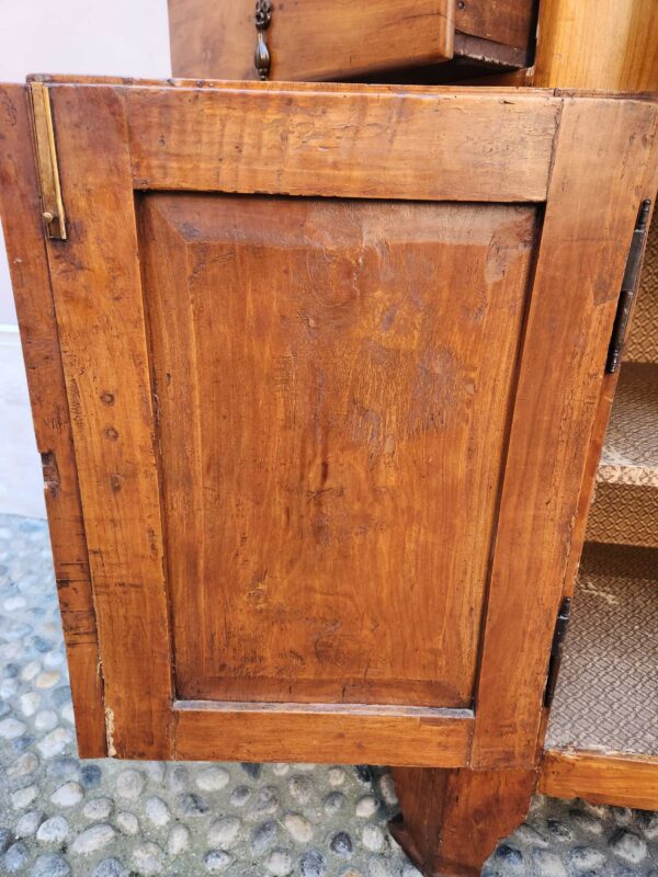 Credenza antica scantonata - immagine 12