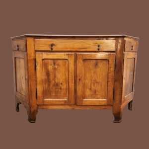Credenza antica scantonata