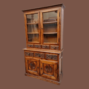 Credenza antica con alzata