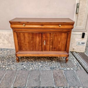 Alternative view of Credenza antica epoca 800