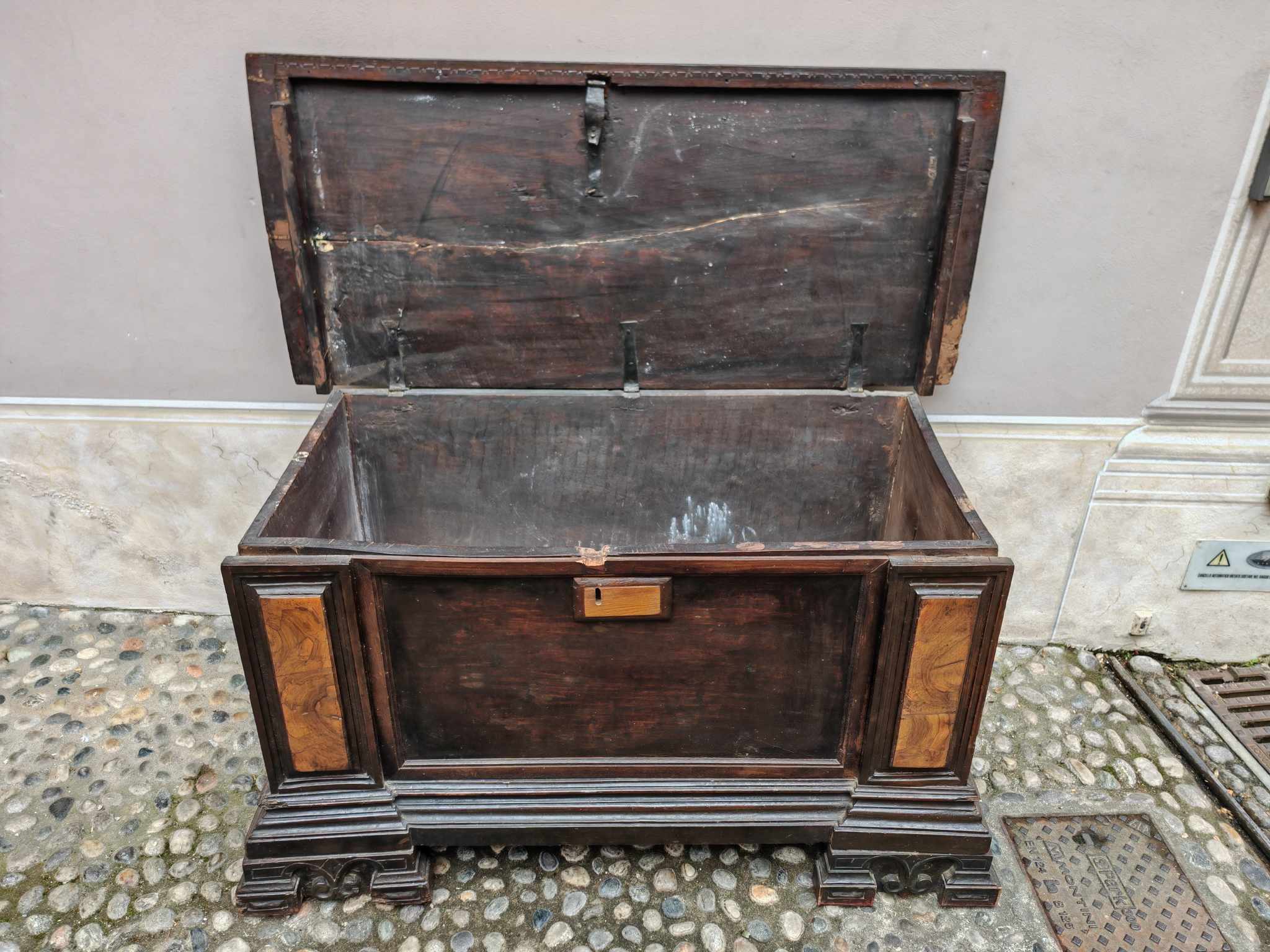 Cassapanca antica epoca 600-700 - immagine 10