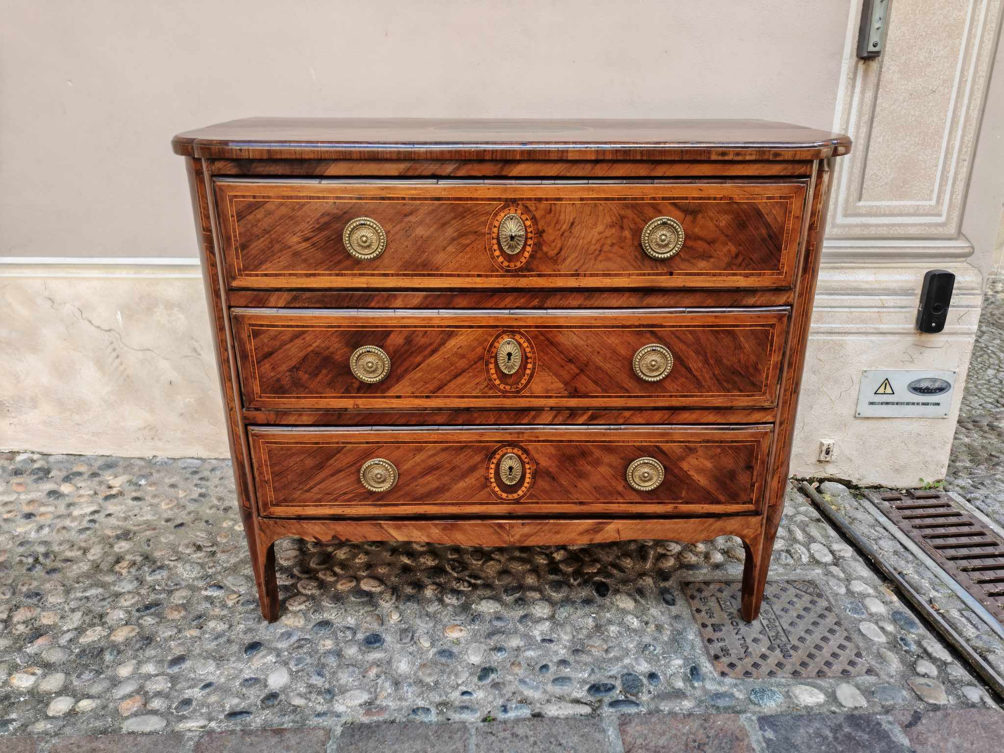 Cassettone antico epoca 700 - immagine 2