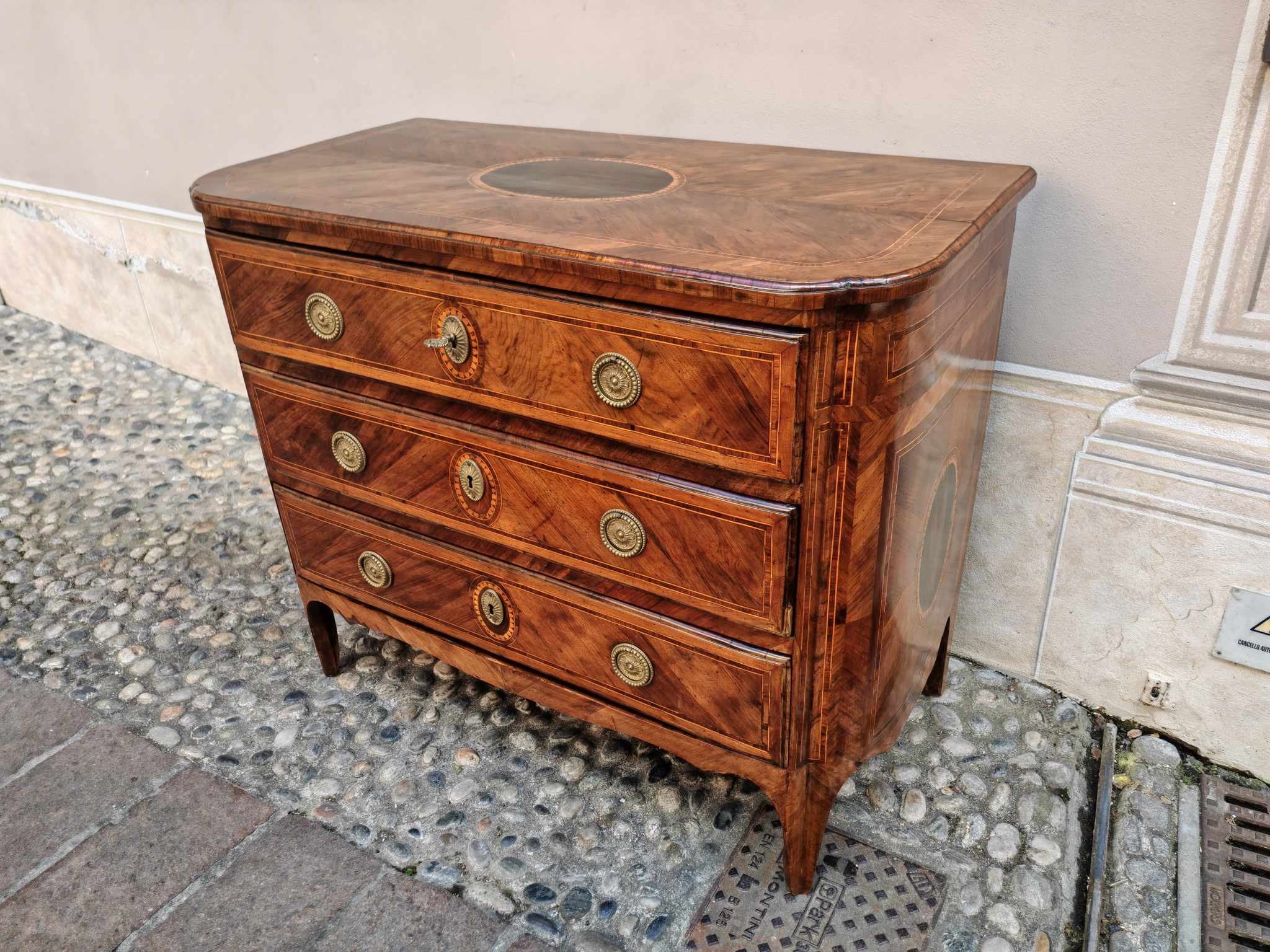 Cassettone antico epoca 700 - immagine 3