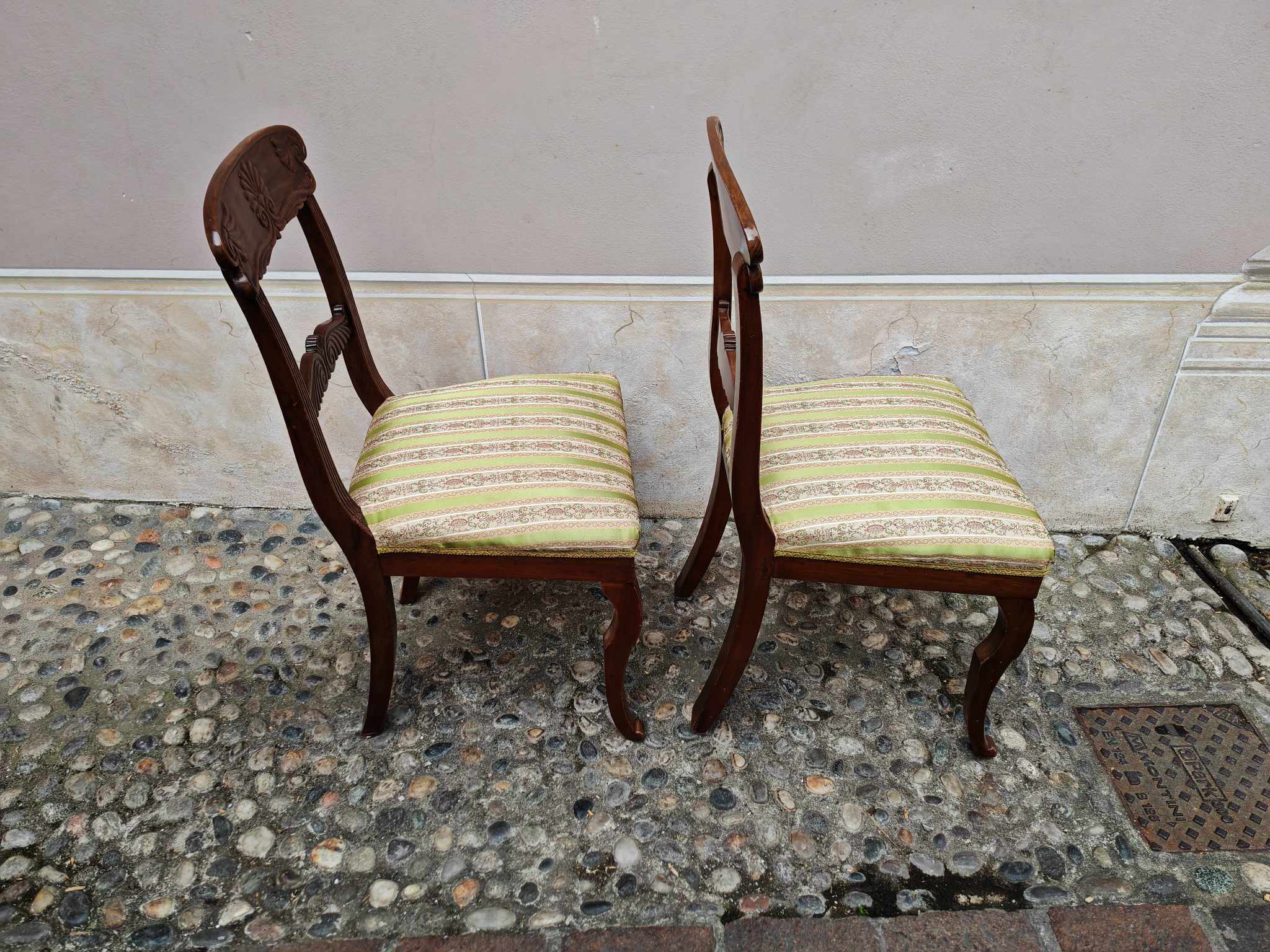 Coppia di sedie antiche - immagine 5