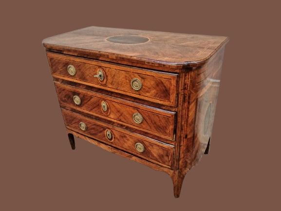 Cassettone antico epoca 700