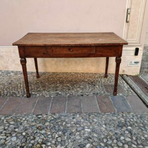 Alternative view of Tavolo antico rustico