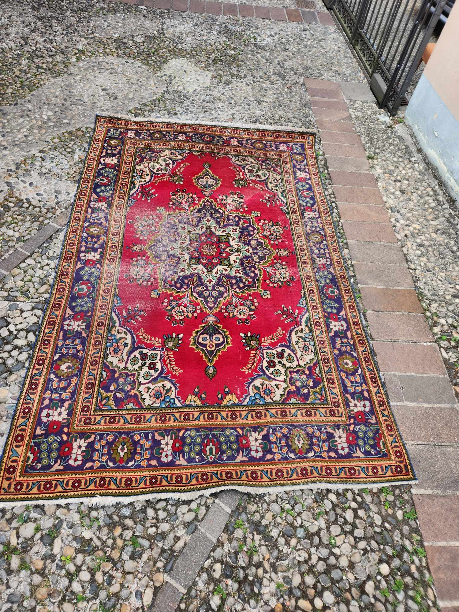Tappeto antico misura 300x190 cm. - immagine 2