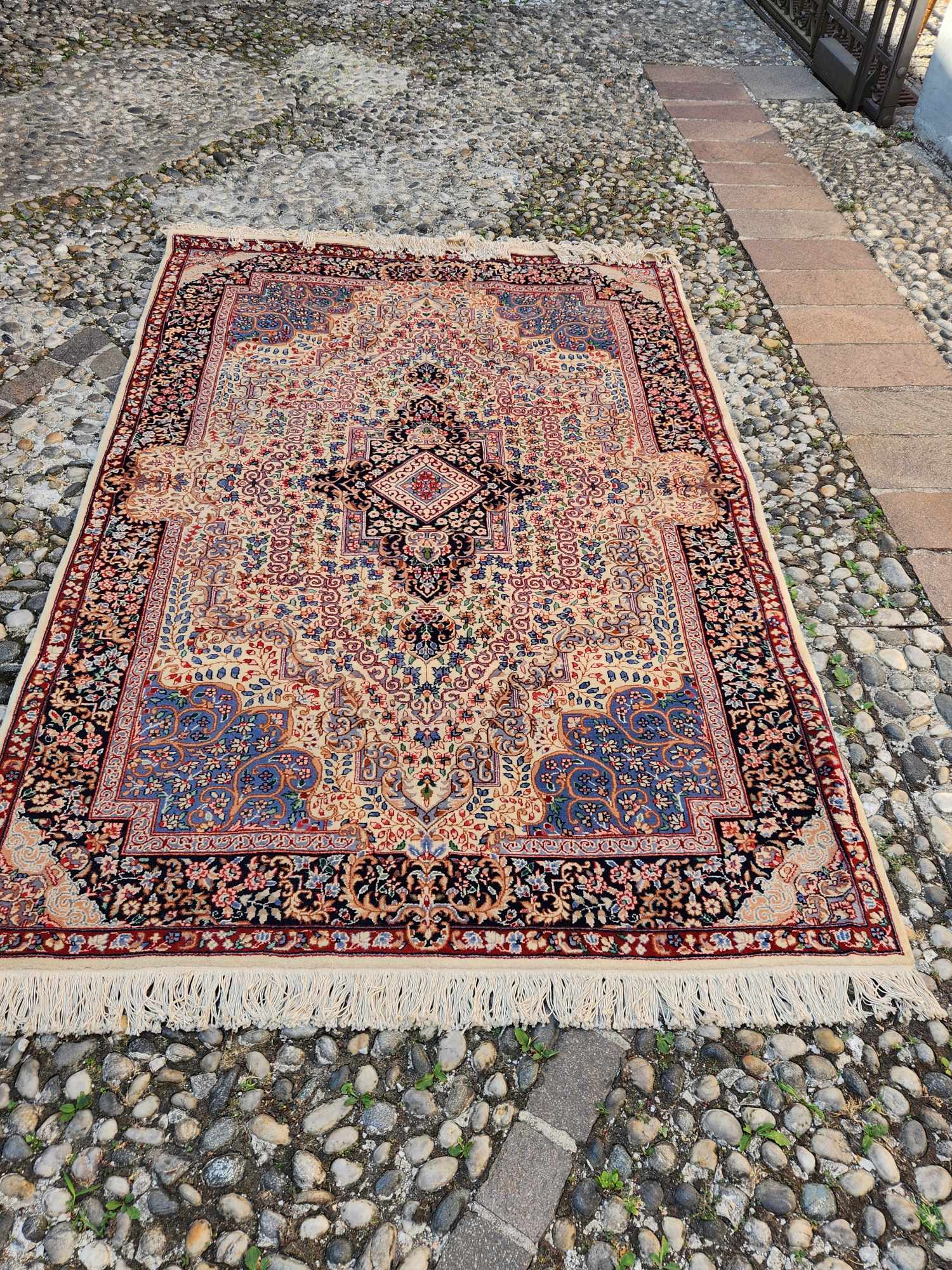 Tappeto antico misura 230x150 cm. - immagine 7