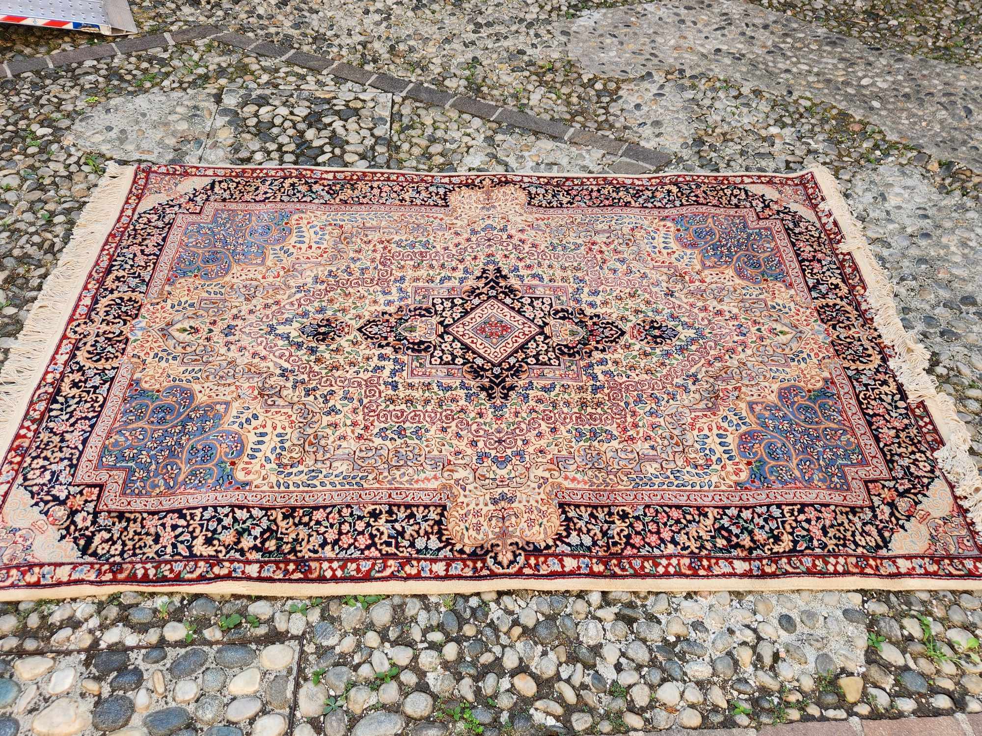Tappeto antico misura 230x150 cm. - immagine 3